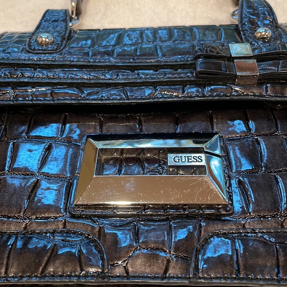 Guess Charcoal Grey Faux Crocodile Handbag w/ Magnetic Closure - Picture 3 of 9